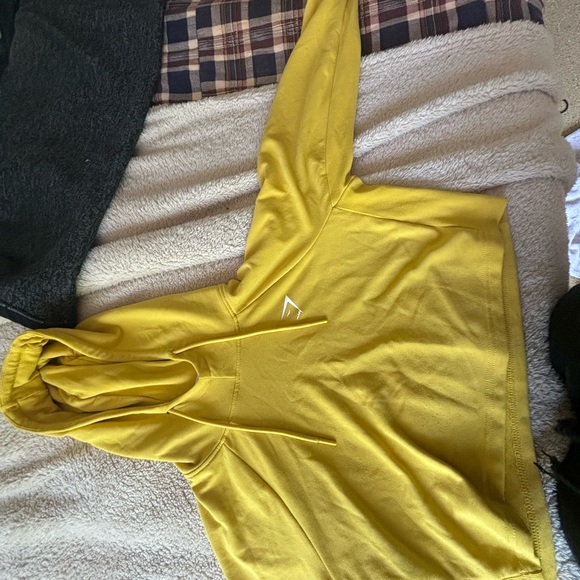 Cropped Gymshark hoodie hardly used - Picture 2 of 2